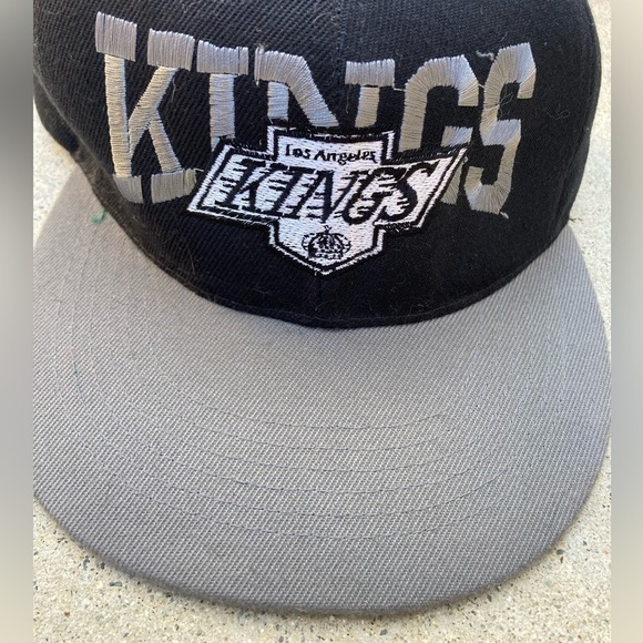 Los Angeles Kings Snapback Hat Unisex NHL Hockey One Size Street Gretzky Script - Picture 2 of 11